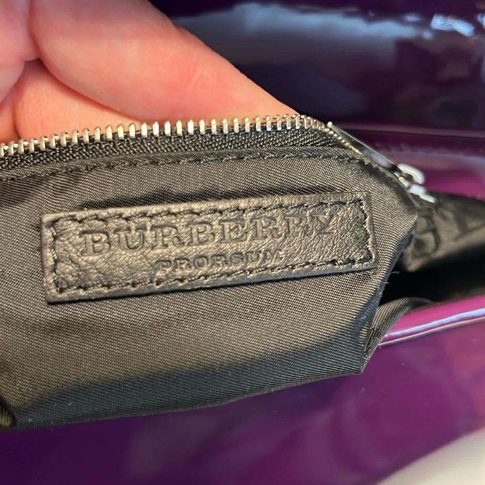 ๐ 1 hour sale. Burberry Prorsum, Patent Lilford Bag, Purple, STUNNING - Picture 13 of 17